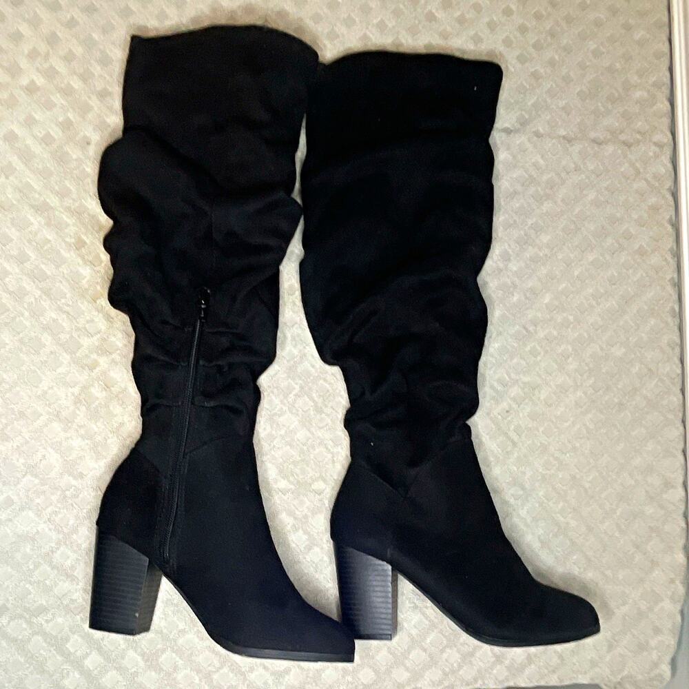 Women’s Black Slouch Knee-High Boots Round Toe Side Zip Size 5M